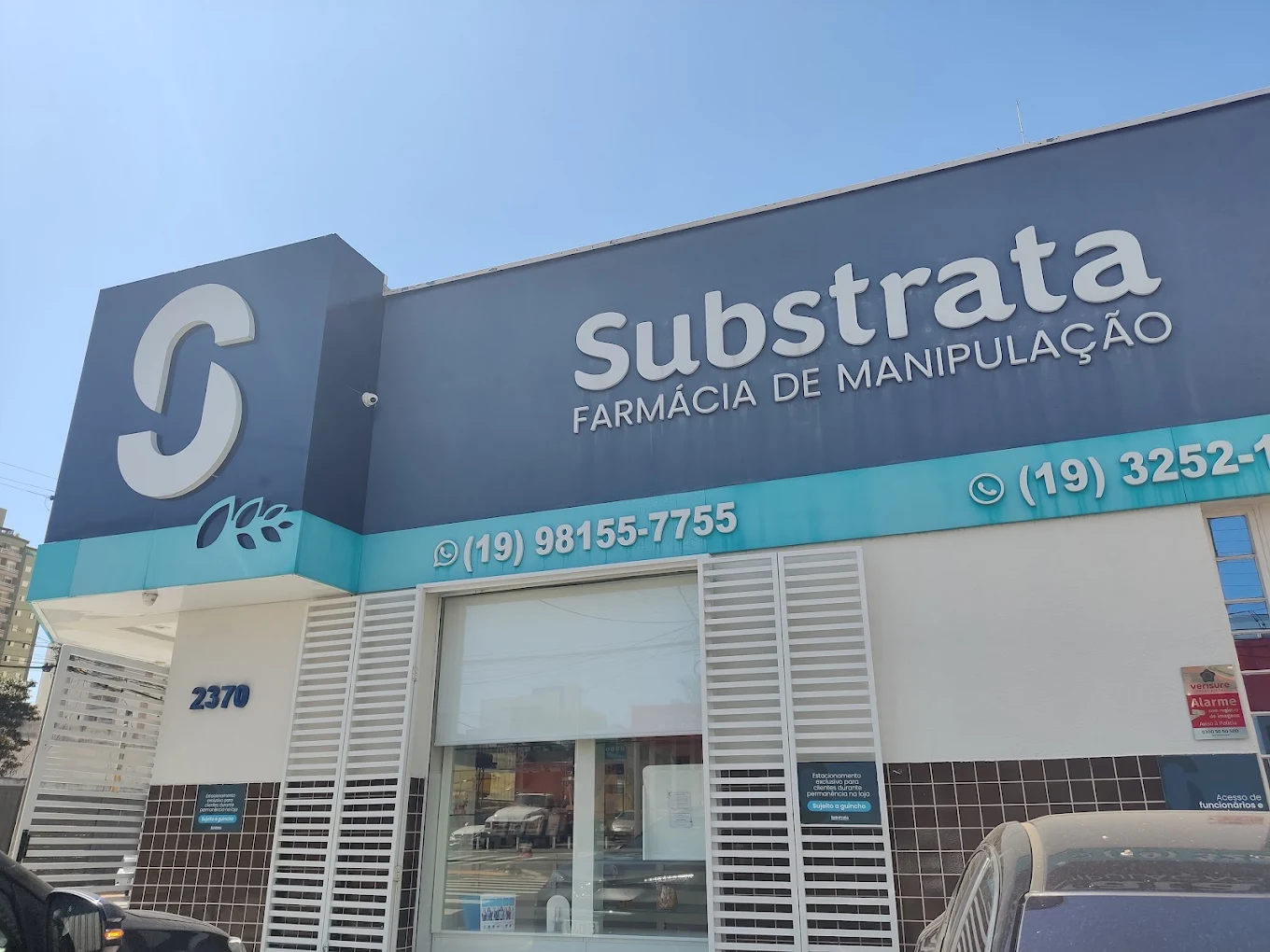 Fachada da Substrata Farmácia de Manipulação na Av. Barão de Itapura, em Campinas